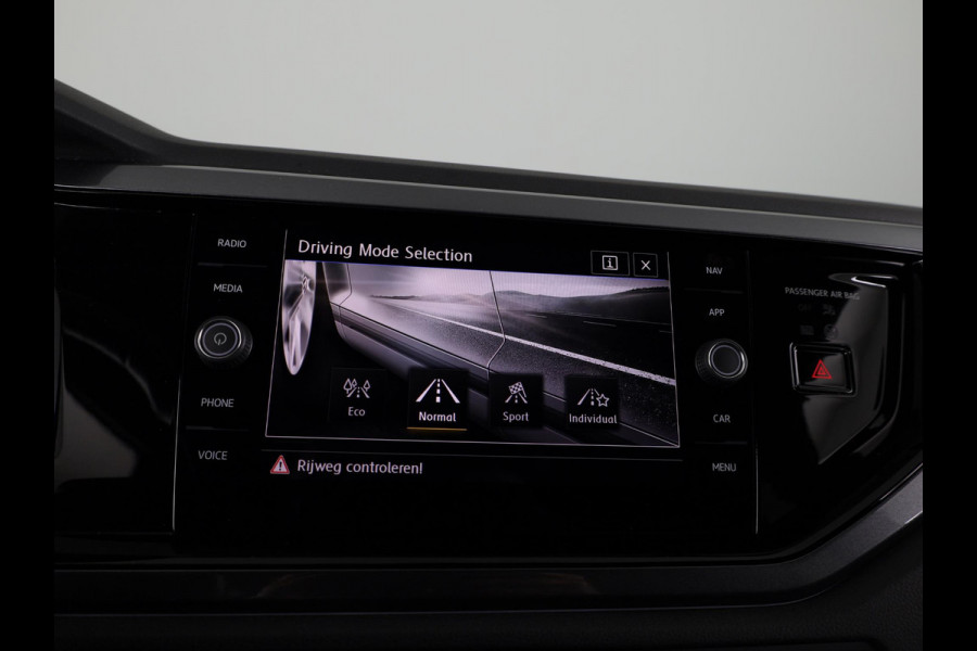 Volkswagen Polo 1.0 TSI Highline 116 pk | Navigatie | Parkeersensoren | Achteruitrijcamera | Adaptieve cruise control | Voll. digitaal instrumentenpaneel |