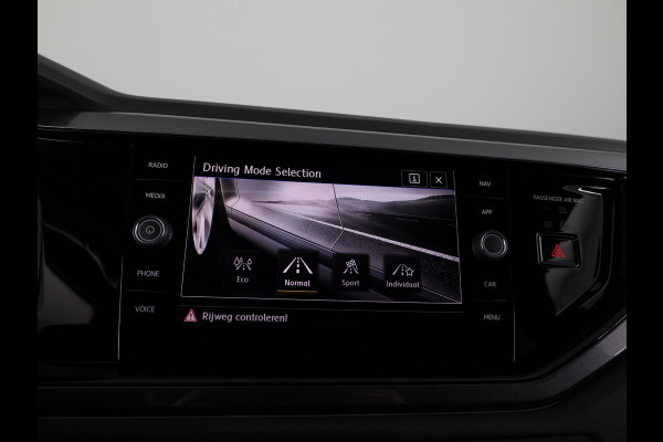 Volkswagen Polo 1.0 TSI Highline 116 pk | Navigatie | Parkeersensoren | Achteruitrijcamera | Adaptieve cruise control | Voll. digitaal instrumentenpaneel |