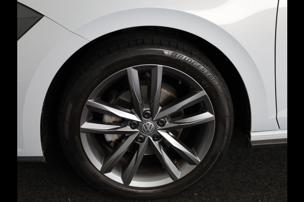 Volkswagen Polo 1.0 TSI Highline 116 pk | Navigatie | Parkeersensoren | Achteruitrijcamera | Adaptieve cruise control | Voll. digitaal instrumentenpaneel |