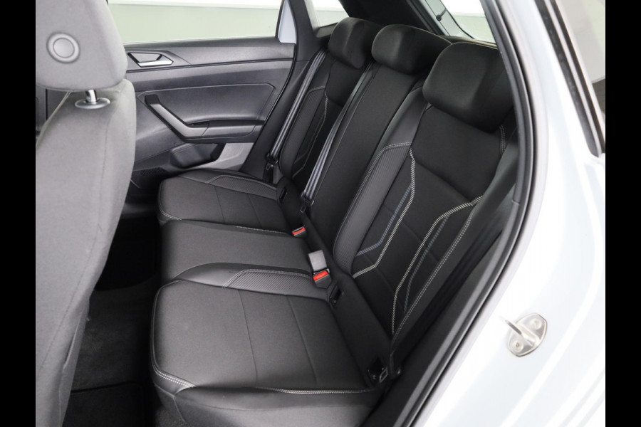 Volkswagen Polo 1.0 TSI Highline 116 pk | Navigatie | Parkeersensoren | Achteruitrijcamera | Adaptieve cruise control | Voll. digitaal instrumentenpaneel |