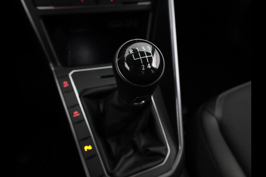 Volkswagen Polo 1.0 TSI Highline 116 pk | Navigatie | Parkeersensoren | Achteruitrijcamera | Adaptieve cruise control | Voll. digitaal instrumentenpaneel |