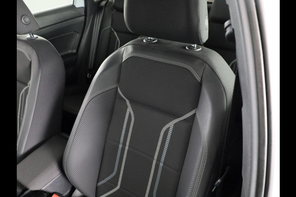 Volkswagen Polo 1.0 TSI Highline 116 pk | Navigatie | Parkeersensoren | Achteruitrijcamera | Adaptieve cruise control | Voll. digitaal instrumentenpaneel |