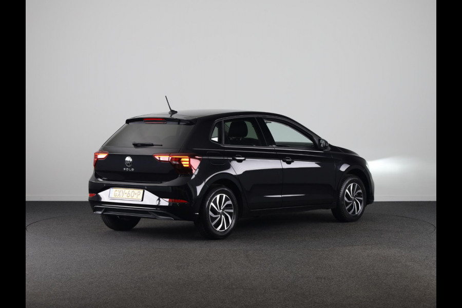 Volkswagen Polo 1.0 TSI Life Edition 95 pk | Verlengde garantie | Navigatie | Parkeersensoren | Achteruitrijcamera | Adaptieve cruise control | Stoelverwarming |