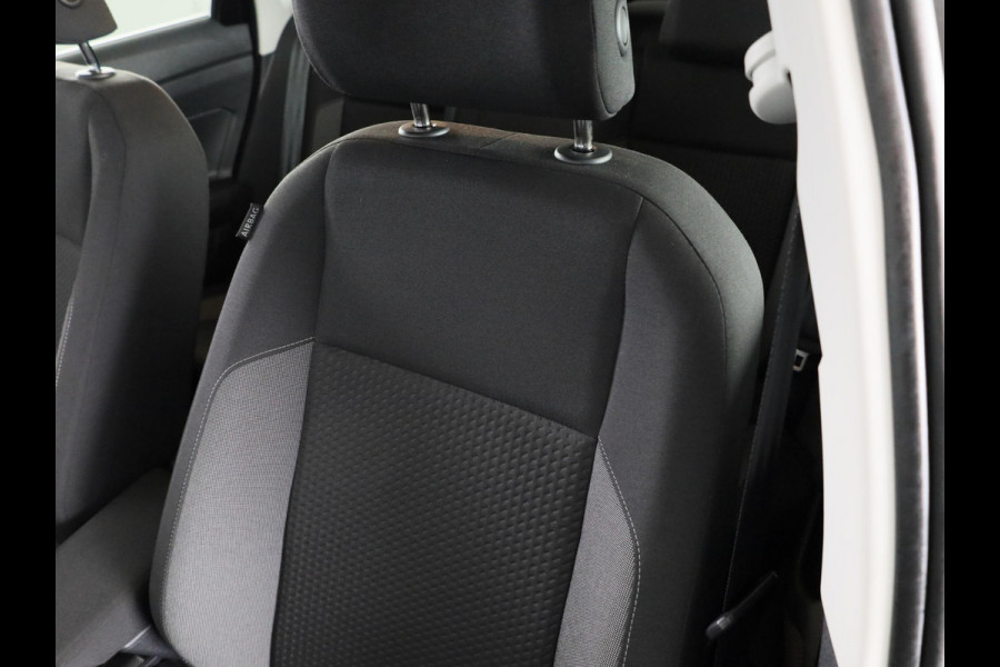 Volkswagen Polo 1.0 TSI Life Edition 95 pk | Verlengde garantie | Navigatie | Parkeersensoren | Achteruitrijcamera | Adaptieve cruise control | Stoelverwarming |