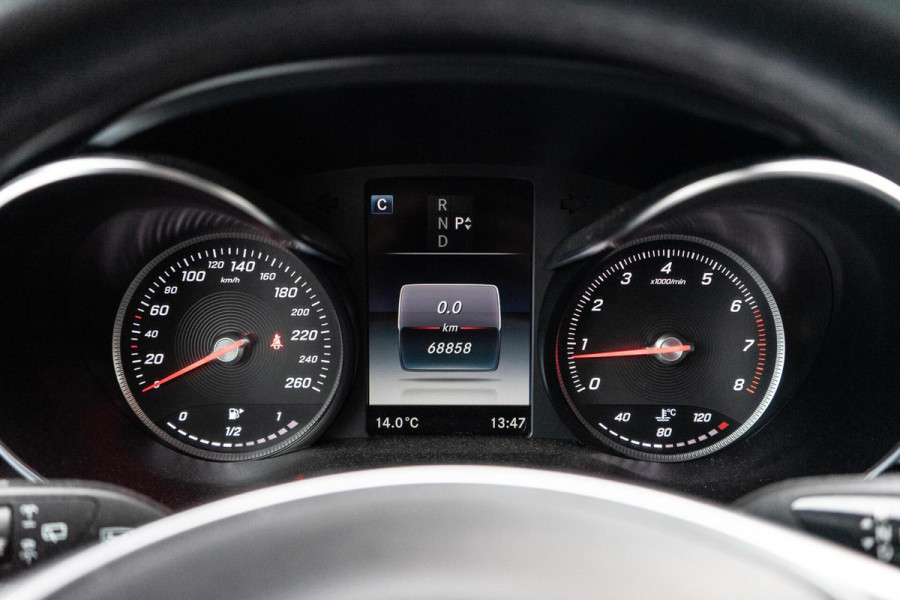 Mercedes-Benz GLC 250 4MATIC AMG Pano / Trekhaak / ACC