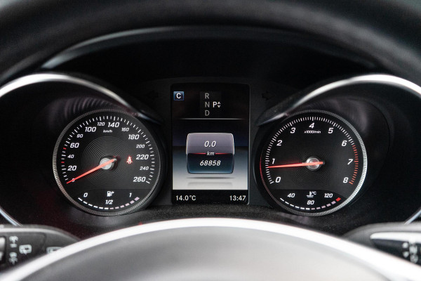 Mercedes-Benz GLC 250 4MATIC AMG Pano / Trekhaak / ACC