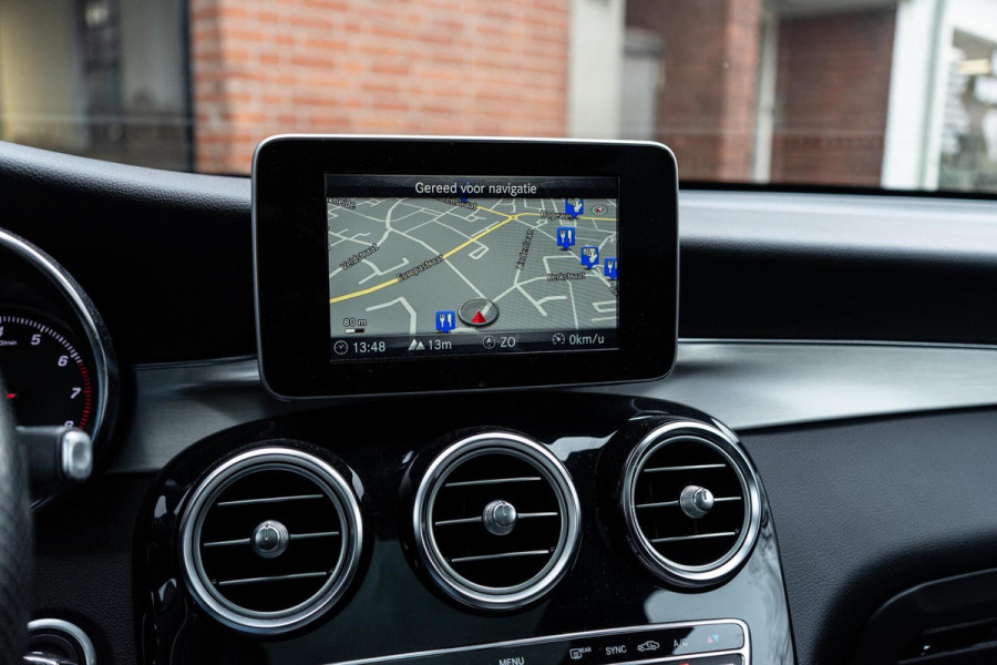 Mercedes-Benz GLC 250 4MATIC AMG Pano / Trekhaak / ACC