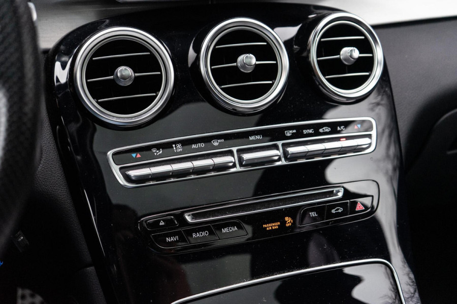 Mercedes-Benz GLC 250 4MATIC AMG Pano / Trekhaak / ACC