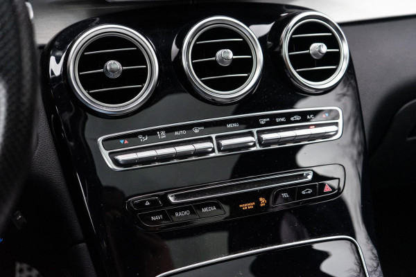 Mercedes-Benz GLC 250 4MATIC AMG Pano / Trekhaak / ACC