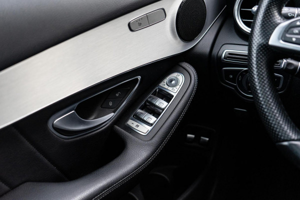 Mercedes-Benz GLC 250 4MATIC AMG Pano / Trekhaak / ACC