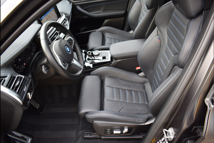 BMW X3 xDrive30e M-Pakket 292 Pk Frozen Black M-Stoelen Pano Navi 360 Memory Hud Carbon Camera Leder Laser 20 Inch