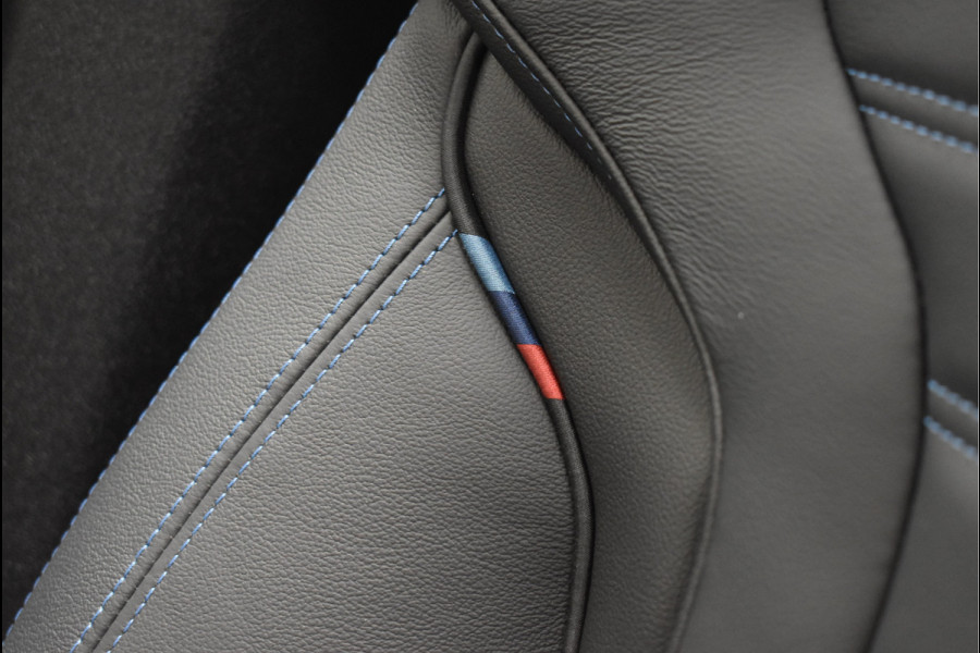 BMW X3 xDrive30e M-Pakket 292 Pk Frozen Black M-Stoelen Pano Navi 360 Memory Hud Carbon Camera Leder Laser 20 Inch