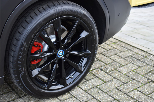 BMW X3 xDrive30e M-Pakket 292 Pk Frozen Black M-Stoelen Pano Navi 360 Memory Hud Carbon Camera Leder Laser 20 Inch