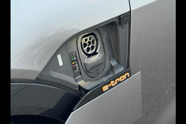 Audi e-tron Sportback 50 quattro Sport Black line, S-line interieur, 22 inch, achteruitrijcamera, stoelverwarming, NL auto met nap