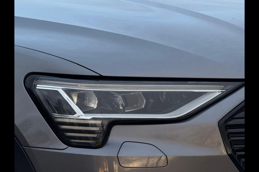 Audi e-tron Sportback 50 quattro Sport Black line, S-line interieur, 22 inch, achteruitrijcamera, stoelverwarming, NL auto met nap