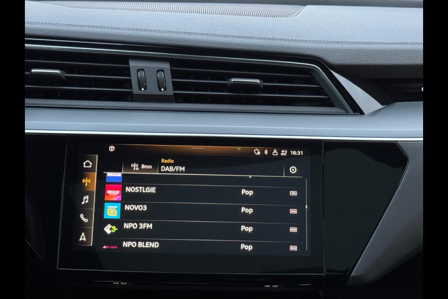 Audi e-tron Sportback 50 quattro Sport Black line, S-line interieur, 22 inch, achteruitrijcamera, stoelverwarming, NL auto met nap