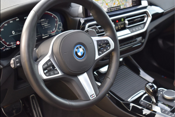 BMW X3 xDrive30e M-Pakket 292 Pk Pano Leder Camera Keyless 20 Inch