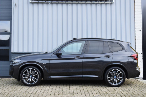 BMW X3 xDrive30e M-Pakket 292 Pk Pano Leder Camera Keyless 20 Inch