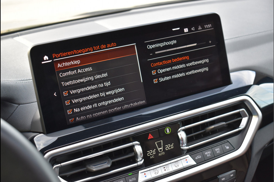 BMW X3 xDrive30e M-Pakket 292 Pk Pano Leder Camera Keyless 20 Inch