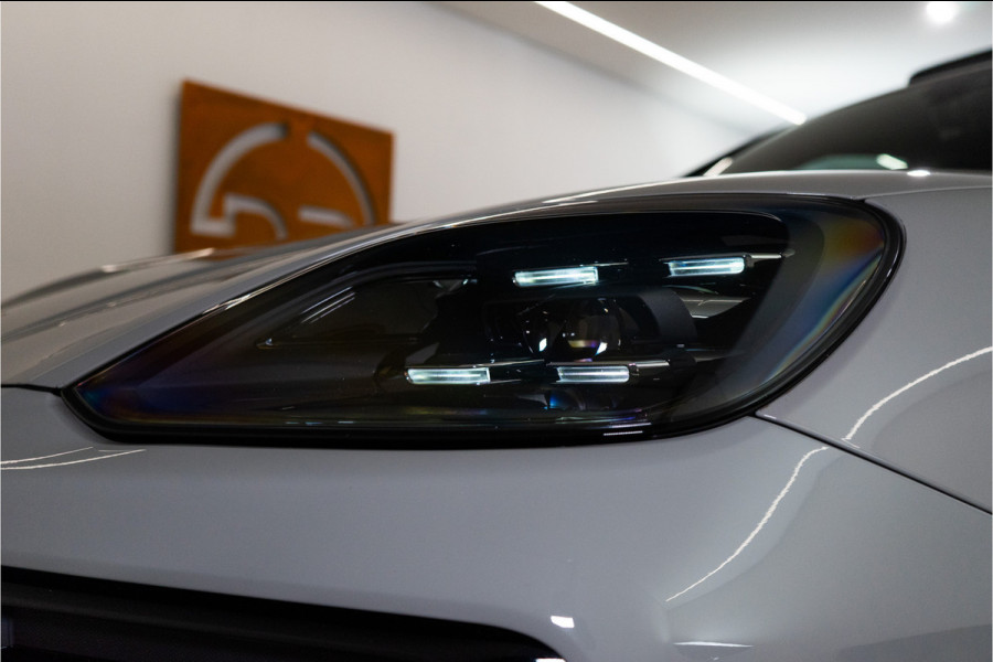 Porsche Cayenne 3.0 E-Hybrid 470PK | Krijt | Pano | InnoDrive | Sfeer | Bose | Lucht | 12 MND Garantie