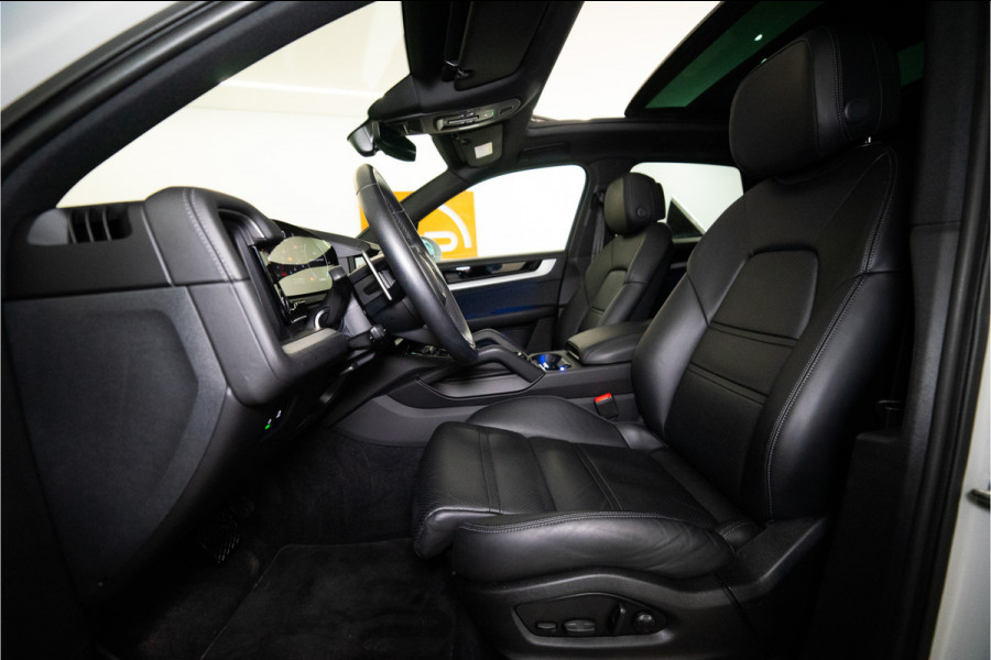 Porsche Cayenne 3.0 E-Hybrid 470PK | Krijt | Pano | InnoDrive | Sfeer | Bose | Lucht | 12 MND Garantie