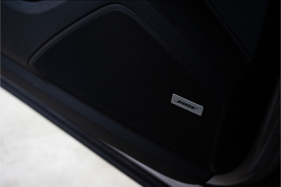 Porsche Cayenne 3.0 E-Hybrid 470PK | Krijt | Pano | InnoDrive | Sfeer | Bose | Lucht | 12 MND Garantie