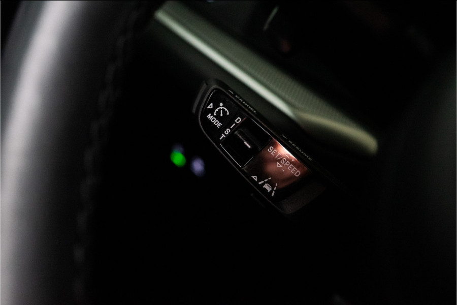 Porsche Cayenne 3.0 E-Hybrid 470PK | Krijt | Pano | InnoDrive | Sfeer | Bose | Lucht | 12 MND Garantie