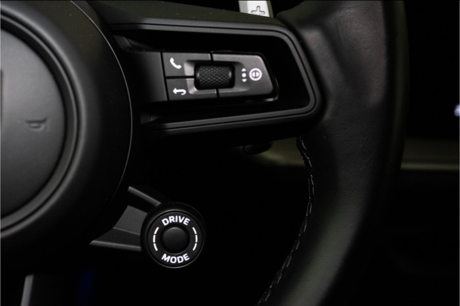 Porsche Cayenne 3.0 E-Hybrid 470PK | Krijt | Pano | InnoDrive | Sfeer | Bose | Lucht | 12 MND Garantie