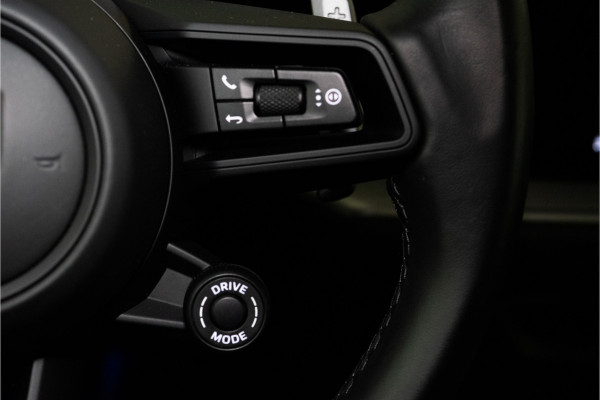 Porsche Cayenne 3.0 E-Hybrid 470PK | Krijt | Pano | InnoDrive | Sfeer | Bose | Lucht | 12 MND Garantie