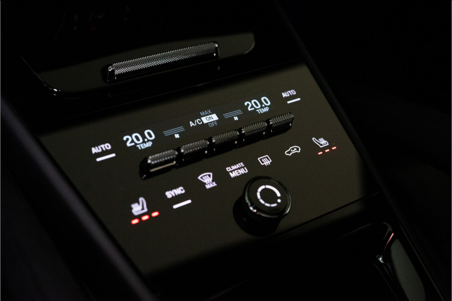 Porsche Cayenne 3.0 E-Hybrid 470PK | Krijt | Pano | InnoDrive | Sfeer | Bose | Lucht | 12 MND Garantie