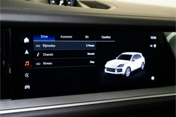 Porsche Cayenne 3.0 E-Hybrid 470PK | Krijt | Pano | InnoDrive | Sfeer | Bose | Lucht | 12 MND Garantie