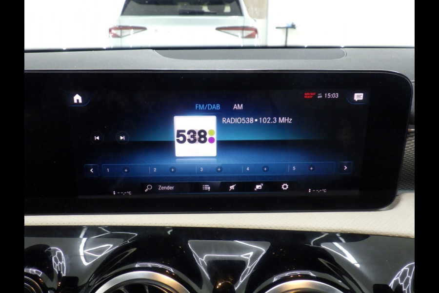 Mercedes-Benz CLA-Klasse Shooting Brake 200 Aut. DCT Luxury BUITENKANS! Panodak Ambient Light Leder + Memory stoelen PDC VA+Camera Mulitibeam LED NAVI MBUX Augmented Reality NL Auto + NAP