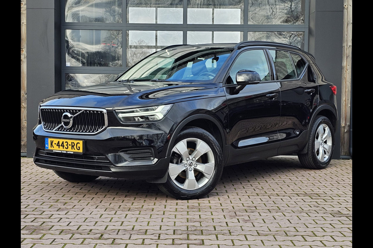 Volvo XC40 1.5 T3 Momentum | LED | Stoelverwarming | Navi | Parkeerhulp voor & achter | Verkeersbord herkenning | Lane Assist |