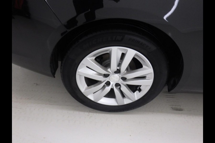 Peugeot 308 SW 1.2 PureTech Blue Lease Active Airco Navi Carplay PDC Achter Trekhaak Lichtmetalen velgen Cruise Control Distr. riem reeds vervangen! APK 01-2027