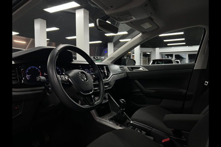 Volkswagen Polo 1.0 | PDC | Clima| Carplay| Virtual Cockpit|