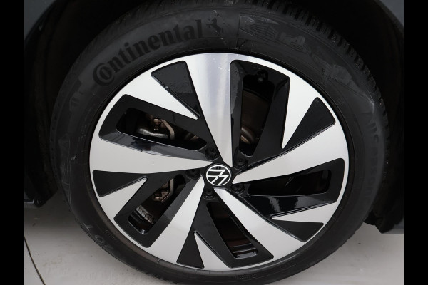 Volkswagen ID.4 FIRST 77 kWh 1st + 20 INCH LMV | TREKHAAK | CAMERA | SFEERVERLICHTING | ADAPTIVE CRUISE | STOELVERW.