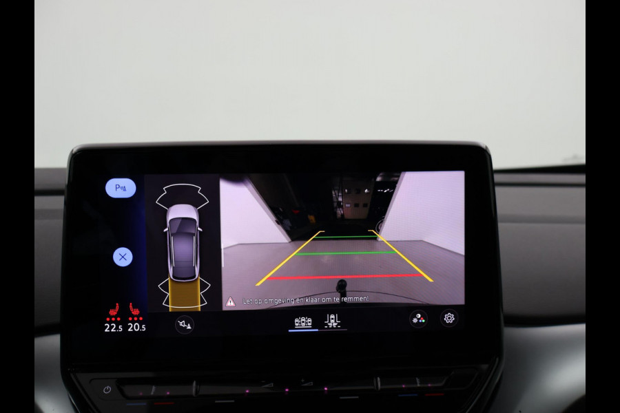 Volkswagen ID.4 FIRST 77 kWh 1st + 20 INCH LMV | TREKHAAK | CAMERA | SFEERVERLICHTING | ADAPTIVE CRUISE | STOELVERW.