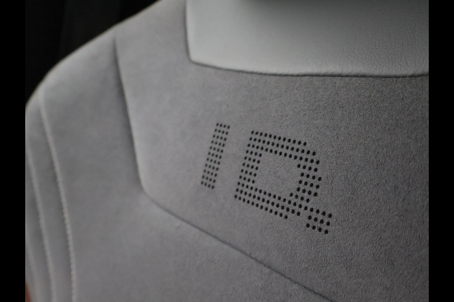 Volkswagen ID.4 FIRST 77 kWh 1st + 20 INCH LMV | TREKHAAK | CAMERA | SFEERVERLICHTING | ADAPTIVE CRUISE | STOELVERW.