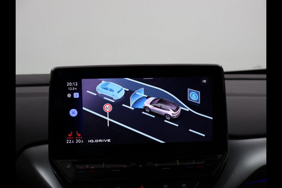 Volkswagen ID.4 FIRST 77 kWh 1st + 20 INCH LMV | TREKHAAK | CAMERA | SFEERVERLICHTING | ADAPTIVE CRUISE | STOELVERW.