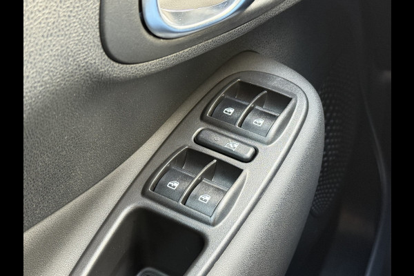 Fiat 500L BWJ 2018 | 0.9 TwinAir 105PK Cross | TREKHAAK | NAVI | CLIMA | CAMERA | PDC | LEDER/STOF | CARPLAY | PRIVACY GLASS |