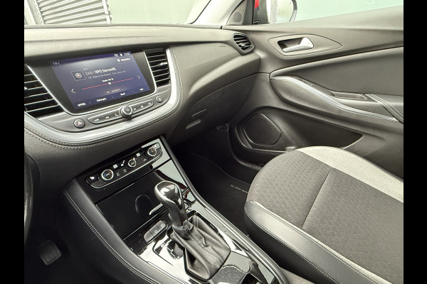 Opel Grandland X BWJ 2019 | 1.2T 131PK Bus Executive AUTOMAAT | TREKHAAK | CAMERA A | LEDER/STOF | NAVI | CLIMA | STOELVERW | CARPLAY | PRIVACY GLASS |