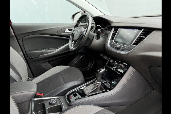 Opel Grandland X BWJ 2019 | 1.2T 131PK Bus Executive AUTOMAAT | TREKHAAK | CAMERA A | LEDER/STOF | NAVI | CLIMA | STOELVERW | CARPLAY | PRIVACY GLASS |