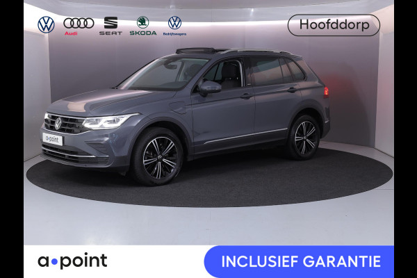 Volkswagen Tiguan 1.4 TSI eHybrid Life Active 245 pk Automaat (DSG) | Navigatie via App | Panoramadak | Trekhaak (wergklapbaar) Parkeersensoren | Stoelverwarming v/a |