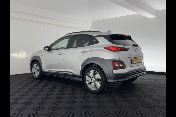 Hyundai Kona EV Fashion 64 kWh (3-Fase) {SOH-100%} (INCL-BTW)  Aut * HEATPUMP | NAVI-FULLMAP | LEATHER-FABRIC | KEYLESS | CAMERA | DAB | ECC | PDC | ADAPTIVE-CRUISE | LANE-ASSIST | HEATED SEATS | PRIVACY-GLASS | HEAD-UP | SHIFT-PADDLES | 17"A