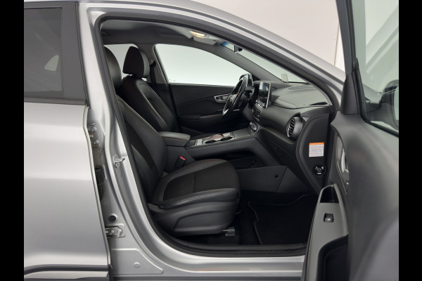 Hyundai Kona EV Fashion 64 kWh (3-Fase) {SOH-100%} (INCL-BTW)  Aut * HEATPUMP | NAVI-FULLMAP | LEATHER-FABRIC | KEYLESS | CAMERA | DAB | ECC | PDC | ADAPTIVE-CRUISE | LANE-ASSIST | HEATED SEATS | PRIVACY-GLASS | HEAD-UP | SHIFT-PADDLES | 17"A