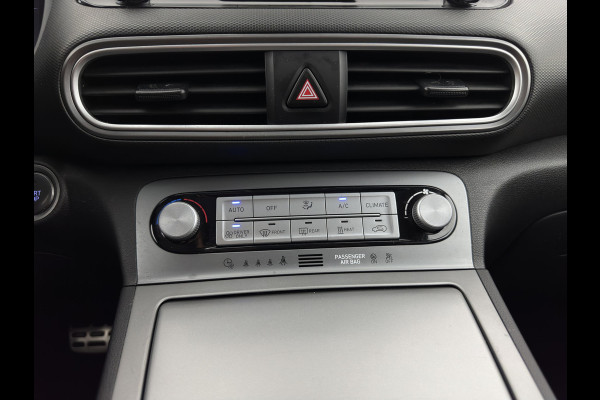 Hyundai Kona EV Fashion 64 kWh (3-Fase) {SOH-100%} (INCL-BTW)  Aut * HEATPUMP | NAVI-FULLMAP | LEATHER-FABRIC | KEYLESS | CAMERA | DAB | ECC | PDC | ADAPTIVE-CRUISE | LANE-ASSIST | HEATED SEATS | PRIVACY-GLASS | HEAD-UP | SHIFT-PADDLES | 17"A