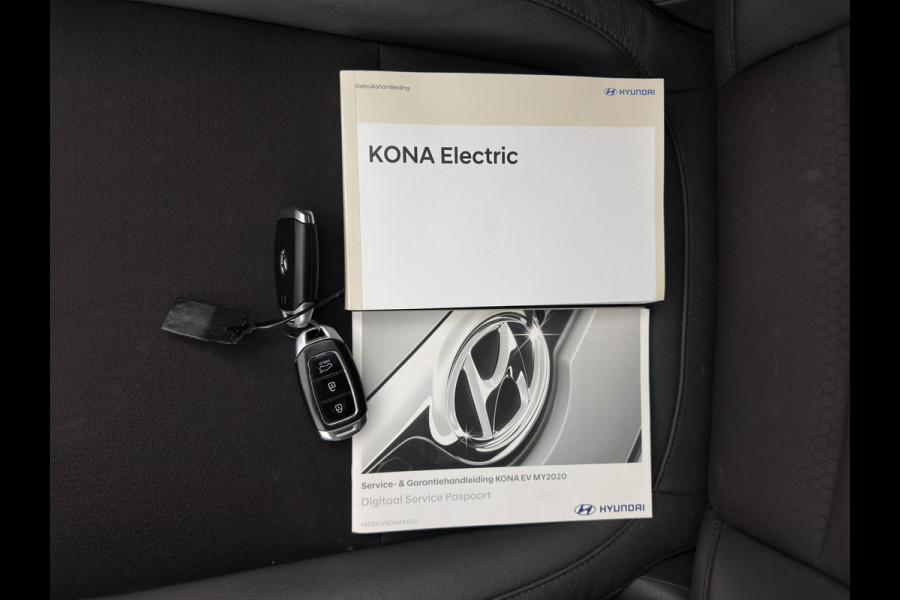 Hyundai Kona EV Fashion 64 kWh (3-Fase) {SOH-100%} (INCL-BTW)  Aut * HEATPUMP | NAVI-FULLMAP | LEATHER-FABRIC | KEYLESS | CAMERA | DAB | ECC | PDC | ADAPTIVE-CRUISE | LANE-ASSIST | HEATED SEATS | PRIVACY-GLASS | HEAD-UP | SHIFT-PADDLES | 17"A