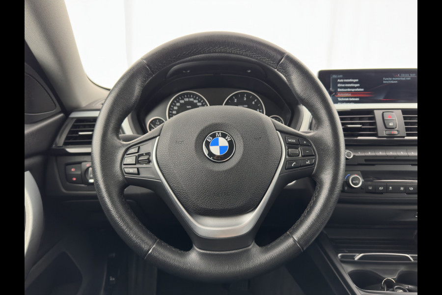 BMW 4 Serie Gran Coupé 420d Centennial High Executive (INCL-BTW) Aut. *NAVI-FULLMAP | FULL-LEATHER | HEATED- COMFORTSEATS | ECC | BI-XENON | KEYLESS | MEMORY-PACK | PDC | 18'' ALU*