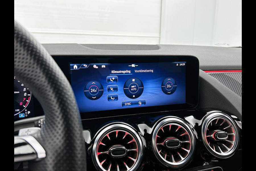 Mercedes-Benz GLA 250 e AMG Plug-In Hybride 5 spaaks lichtmetalen velgen | Navigatie | Parking support met camera | Inclusief 24 maanden MB Certified garantie voor Europa.