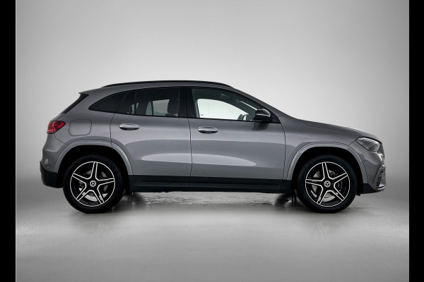 Mercedes-Benz GLA 250 e AMG Plug-In Hybride 5 spaaks lichtmetalen velgen | Navigatie | Parking support met camera | Inclusief 24 maanden MB Certified garantie voor Europa.